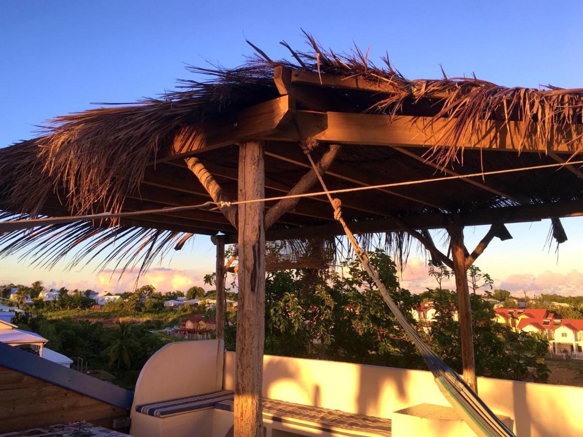 Villa Ti Bwa Carbet Cosy Semi-Exterieur Avec Toit Terrasse Sainte-Anne  Esterno foto